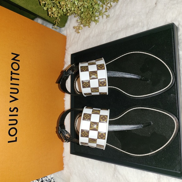 LOUIS VUITTON Leather Printed T-Strap Sandals Size 37 Never Worn! - Picture 2 of 8